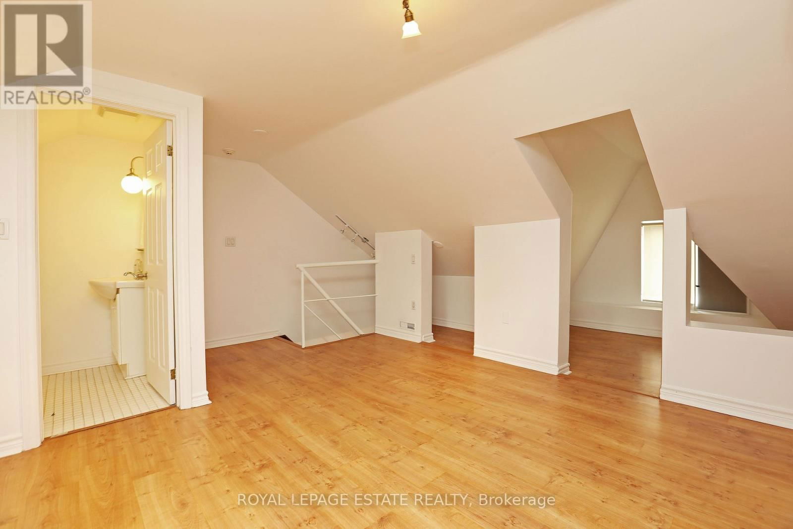 555 PARLIAMENT STREET Image 3