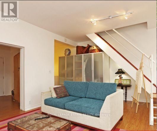 555 PARLIAMENT STREET Image 6