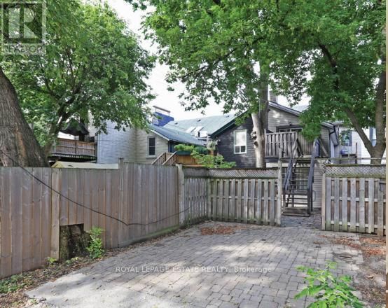 555 PARLIAMENT STREET Image 9