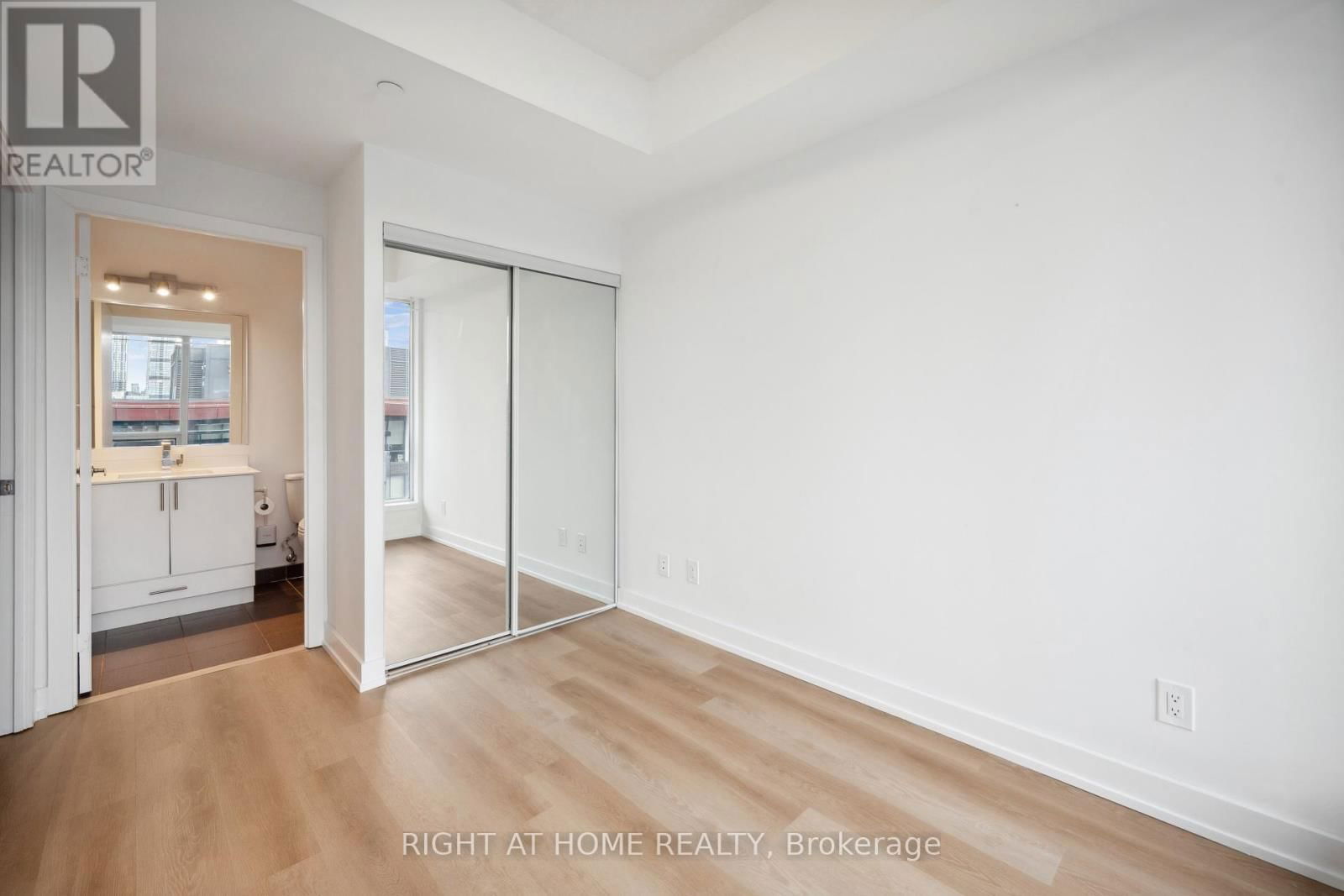 1005 - 225 SACKVILLE STREET Image 12