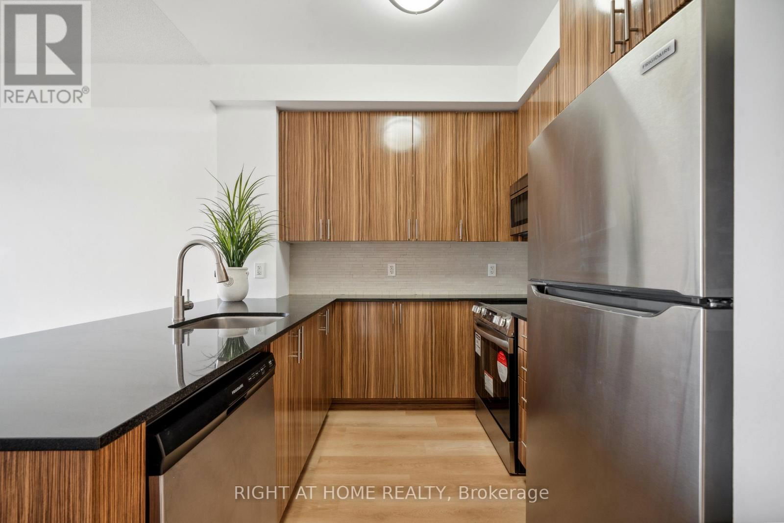 1005 - 225 SACKVILLE STREET Image 6