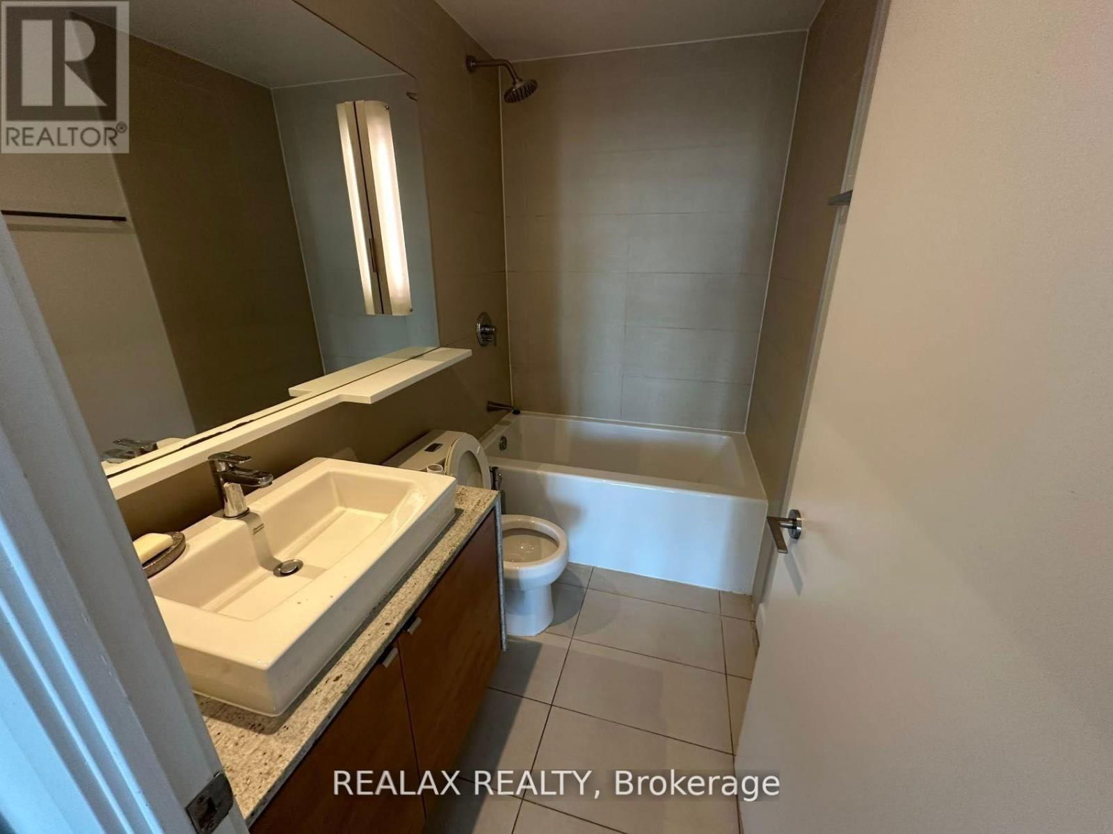 121 MCMAHON DRIVE Image 5