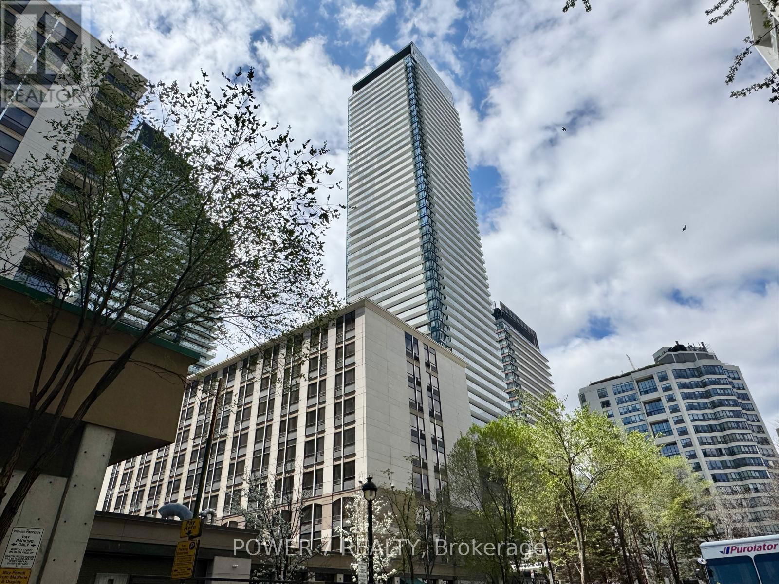 3305 - 501 YONGE STREET Image 1