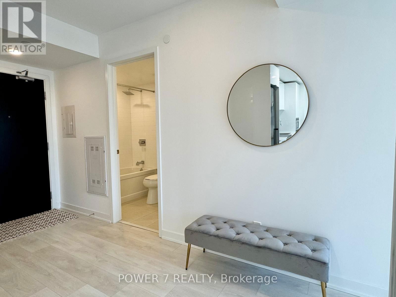 3305 - 501 YONGE STREET Image 4