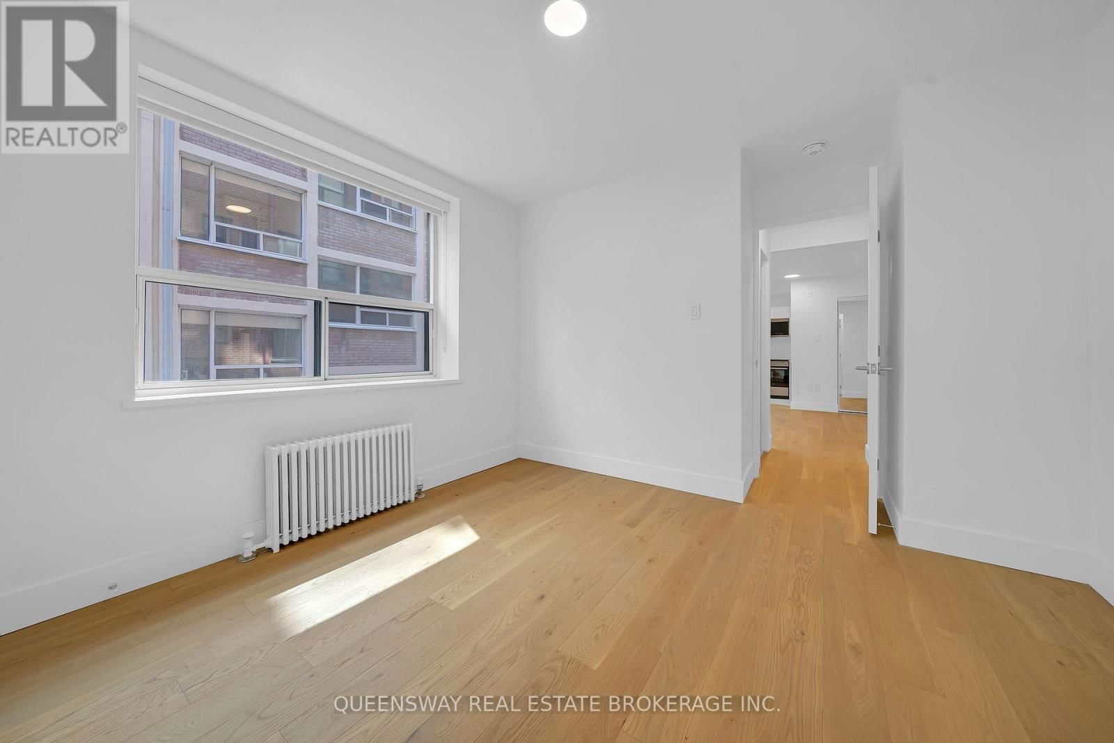 202 - 263 RUSSELL HILL ROAD Image 10