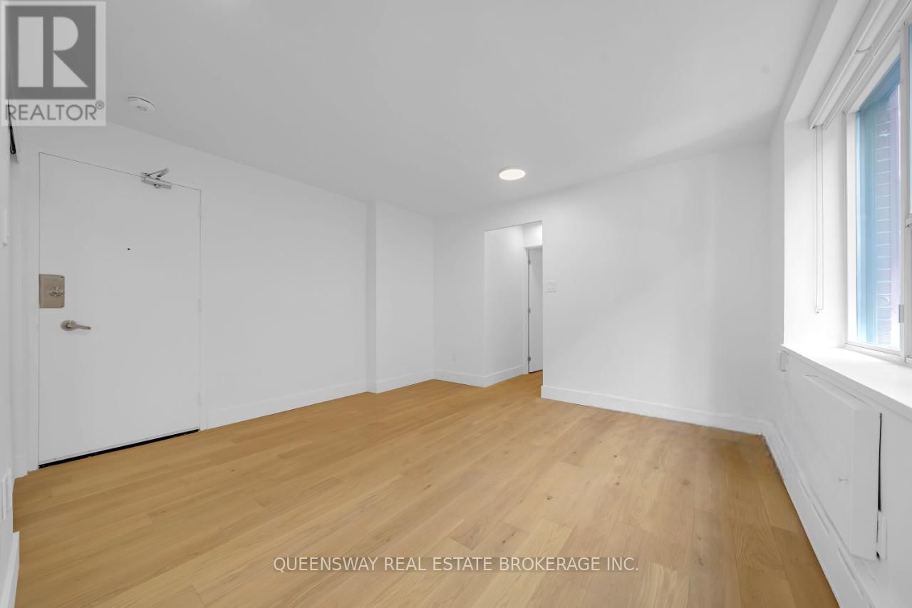 202 - 263 RUSSELL HILL ROAD Image 7