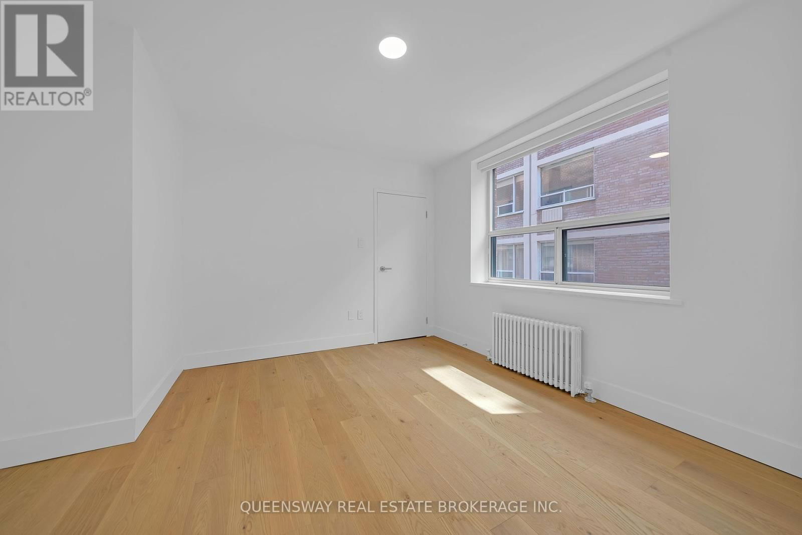 202 - 263 RUSSELL HILL ROAD Image 9