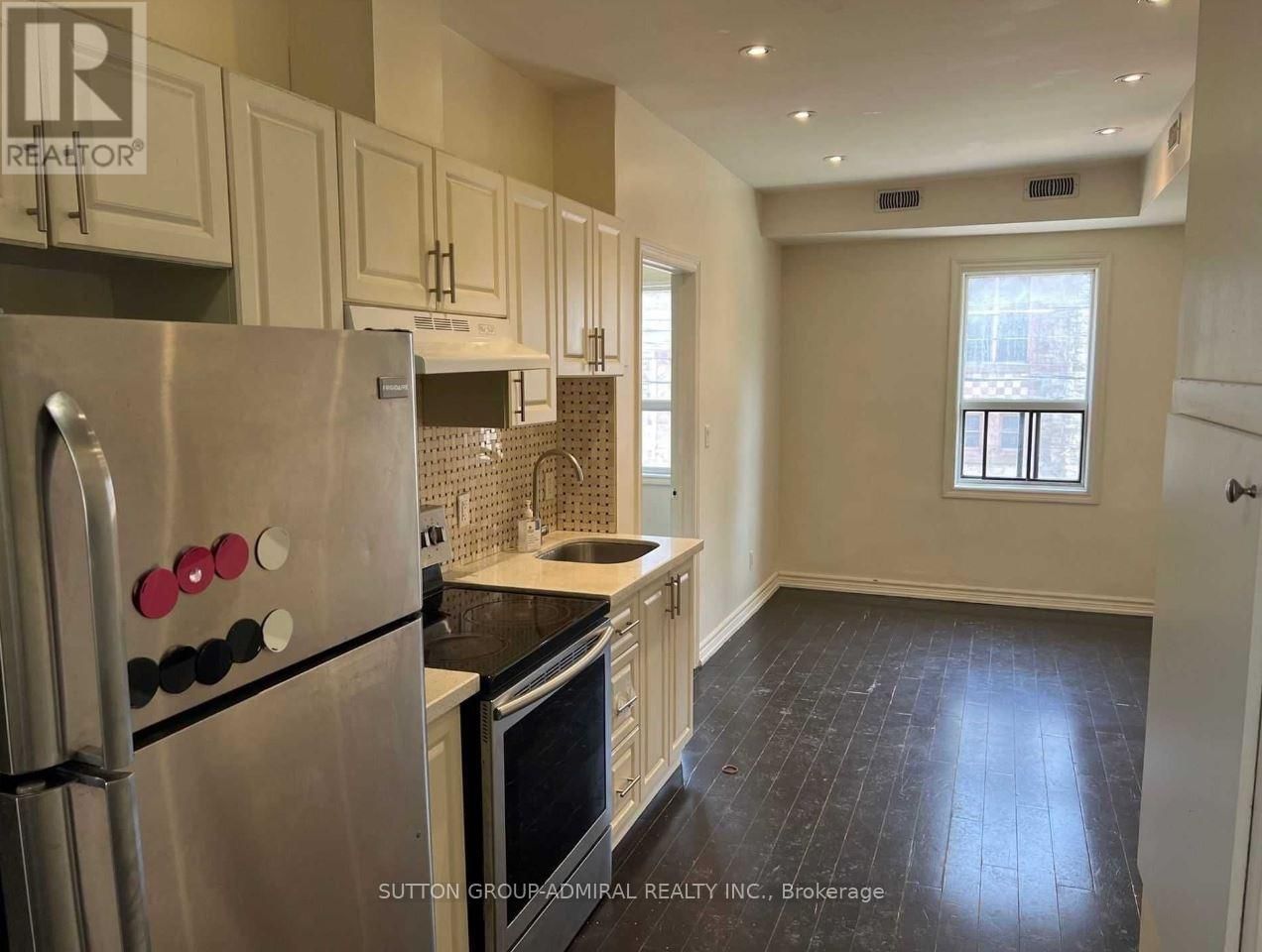 2 - 180 CARLTON STREET Image 2