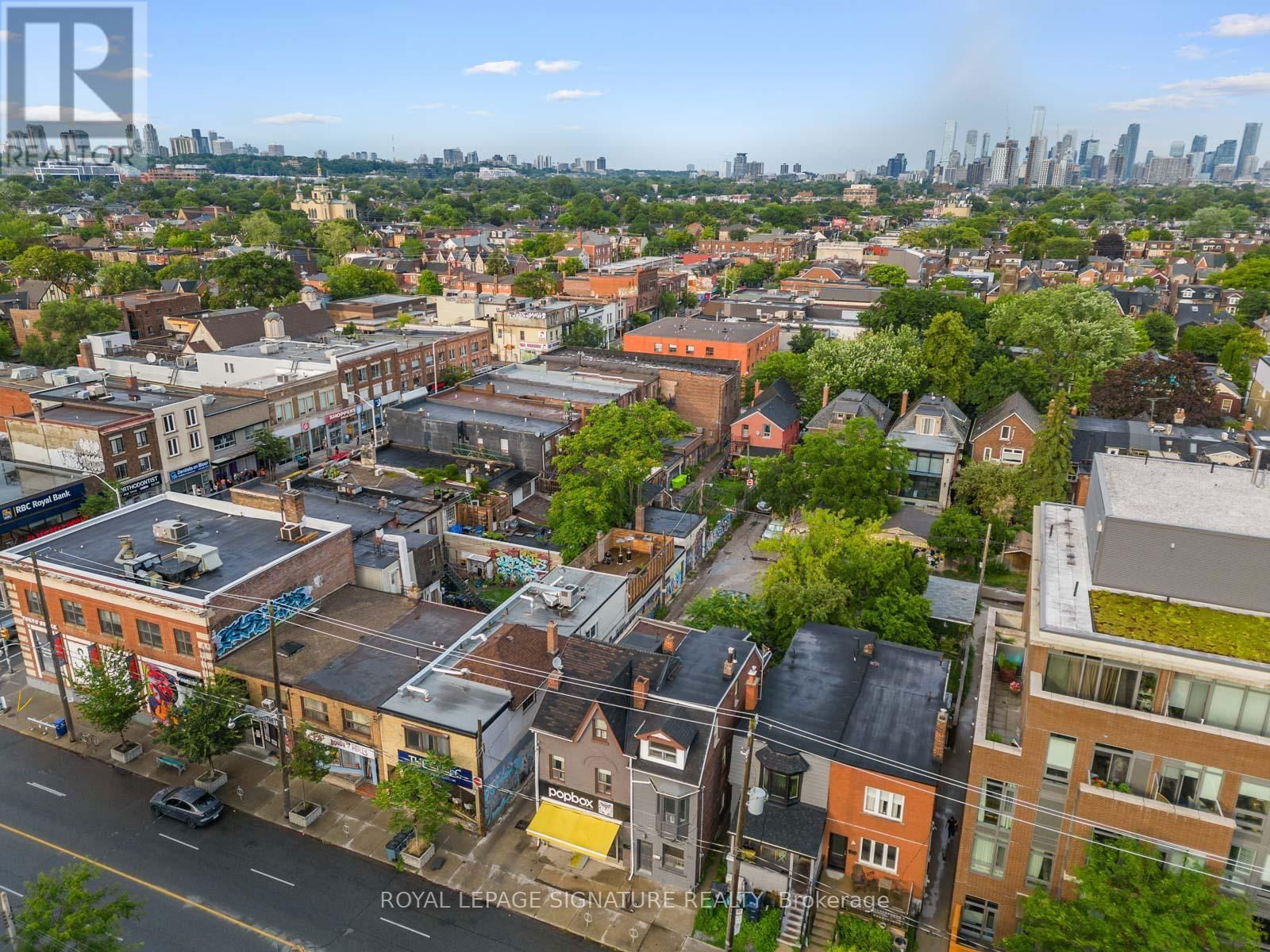 725 DOVERCOURT ROAD Image 32
