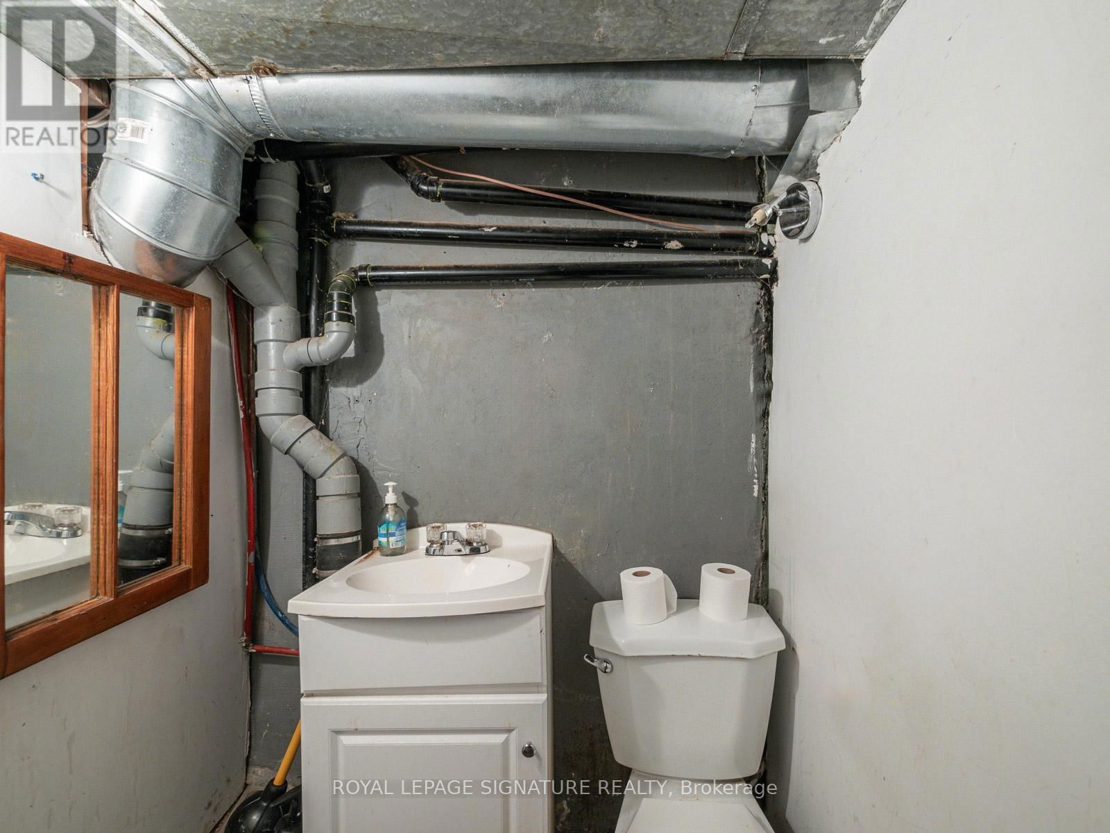 725 DOVERCOURT ROAD Image 35