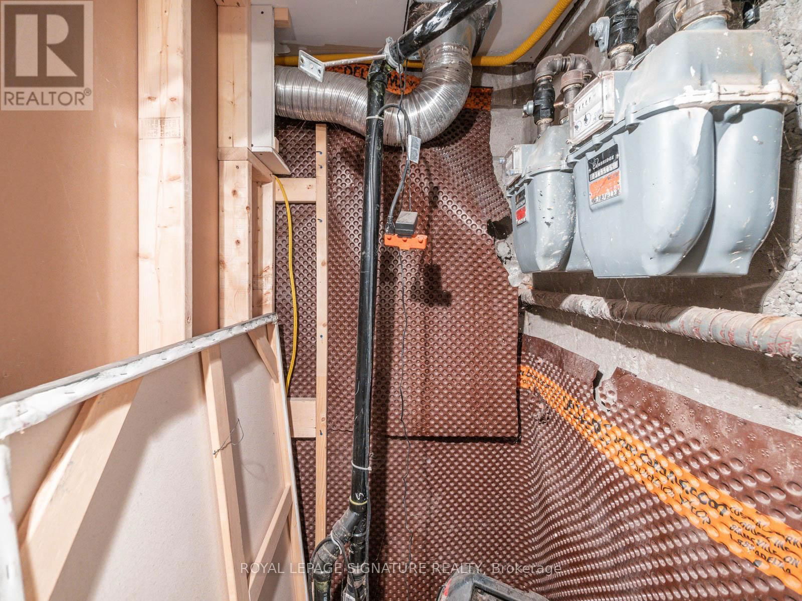 725 DOVERCOURT ROAD Image 37