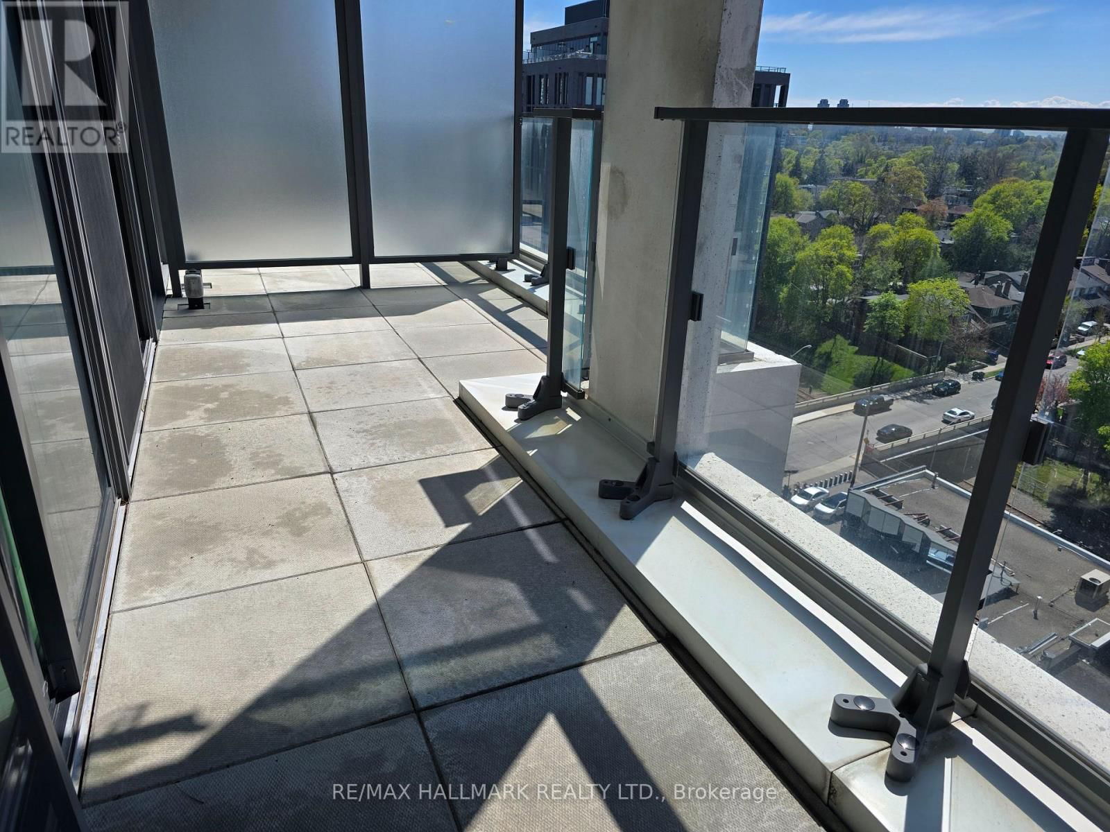 1221 - 8 HILLSDALE AVENUE Image 8