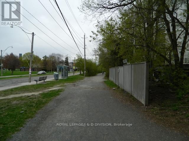 100 - 740 EGLINTON AVENUE WEST Image 12