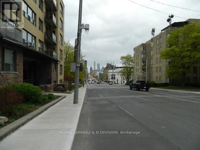 100 - 740 EGLINTON AVENUE WEST Image 9