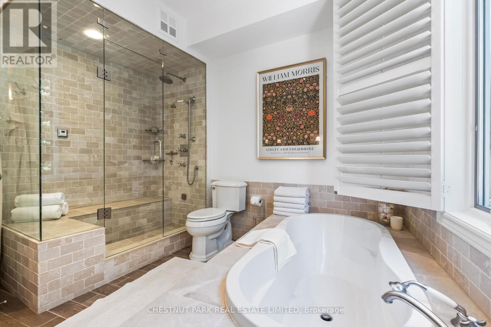 94 PLEASANT BOULEVARD Image 23