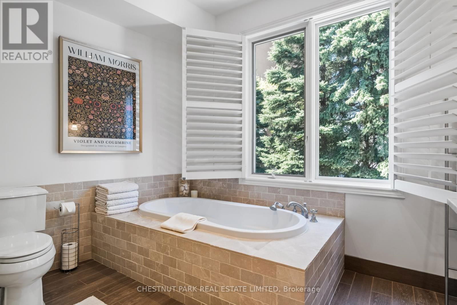 94 PLEASANT BOULEVARD Image 24