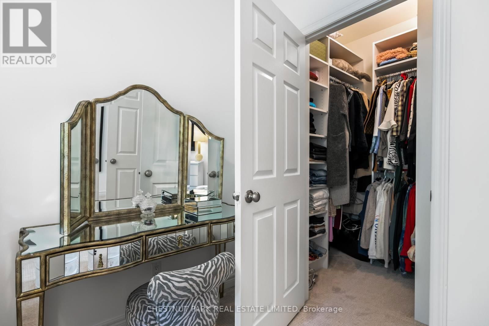 94 PLEASANT BOULEVARD Image 30