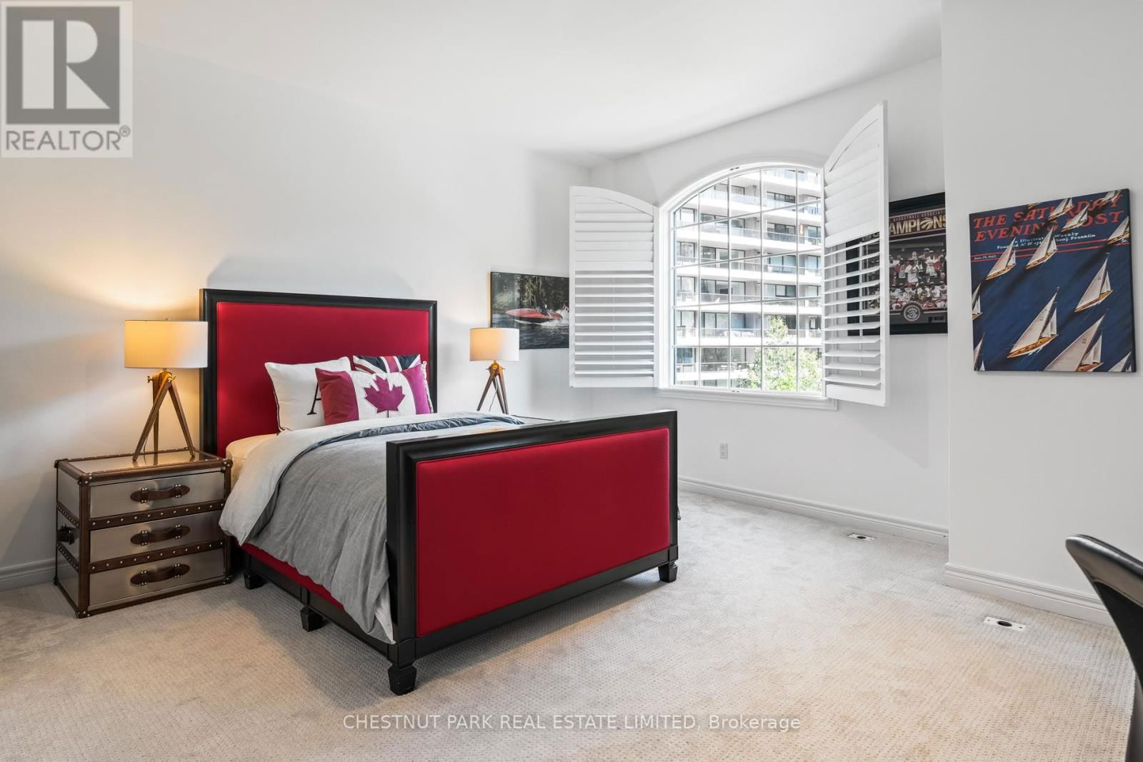 94 PLEASANT BOULEVARD Image 31