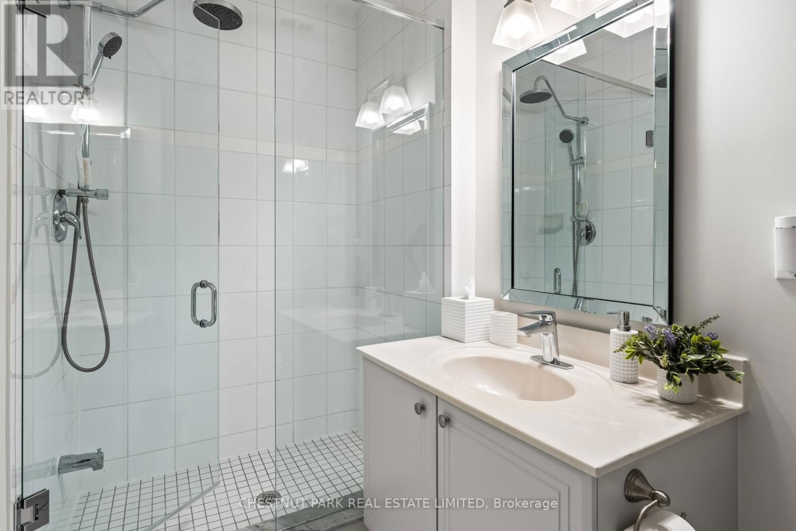 94 PLEASANT BOULEVARD Image 33