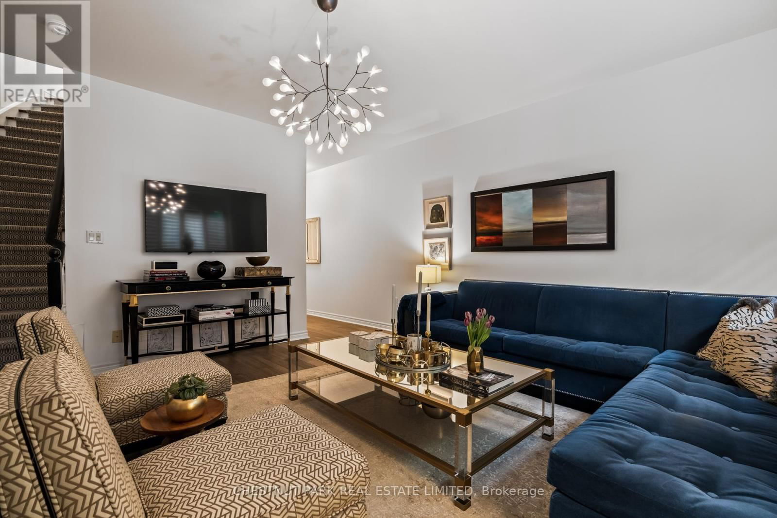 94 PLEASANT BOULEVARD Image 37