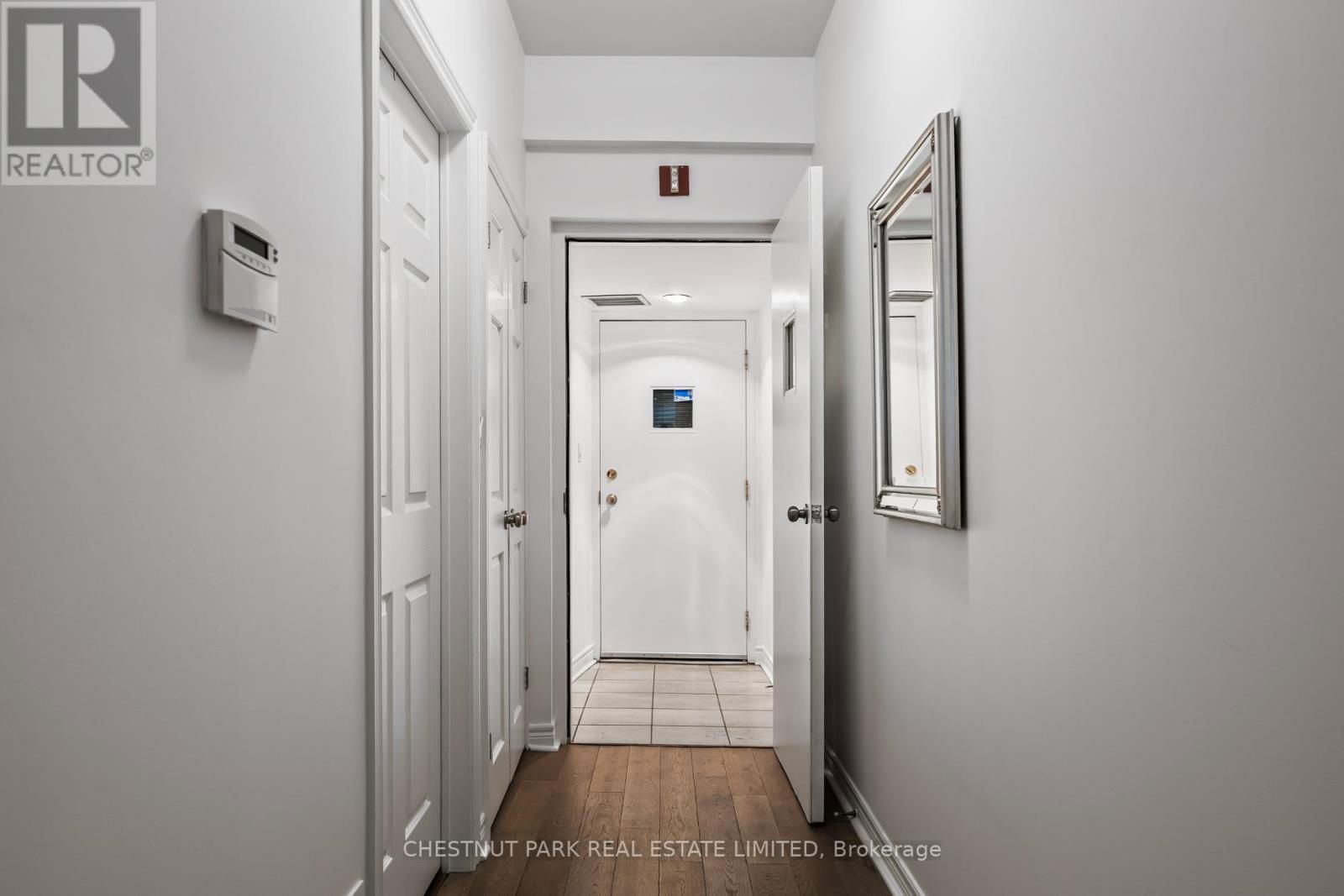 94 PLEASANT BOULEVARD Image 38
