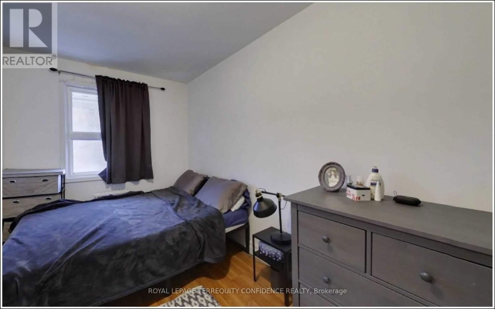 834 SHEPPARD AVENUE WEST Image 7