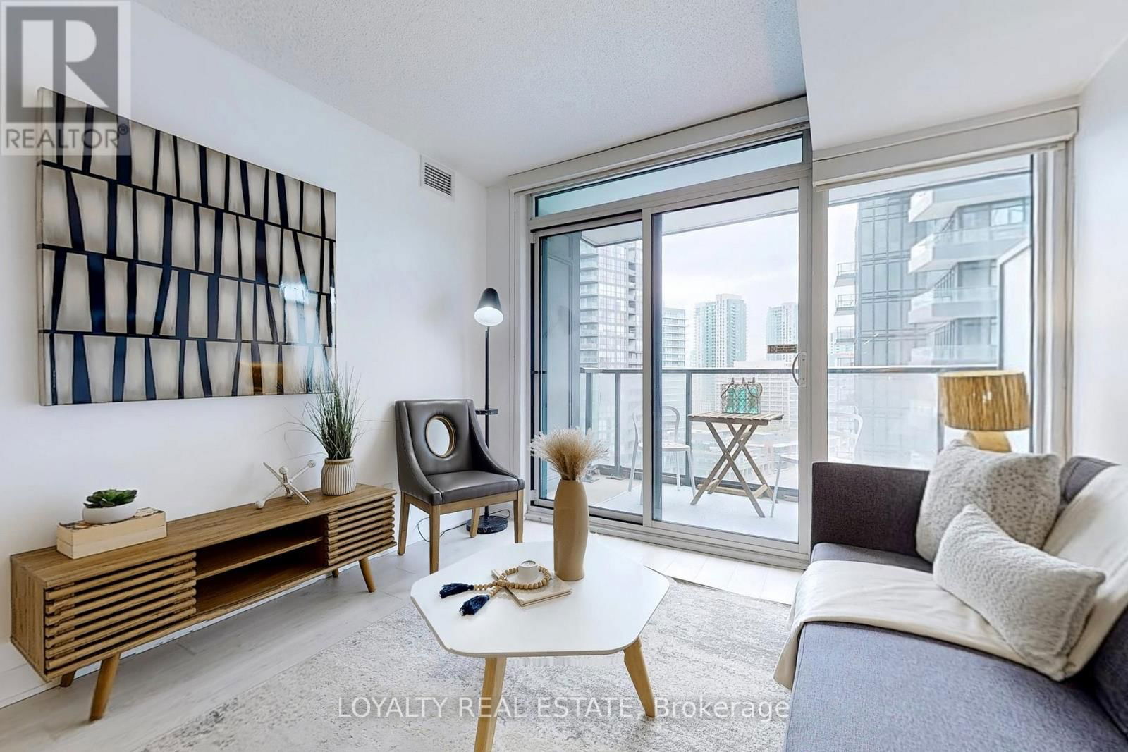 1803 - 70 QUEENS WHARF ROAD Image 13