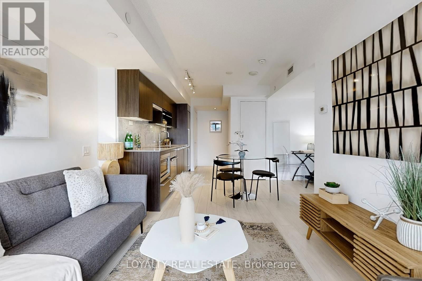 1803 - 70 QUEENS WHARF ROAD Image 14