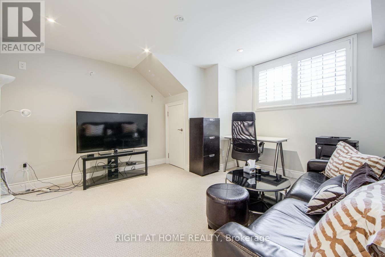 2916 BAYVIEW AVENUE Image 39