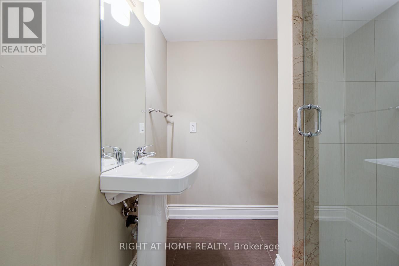 2916 BAYVIEW AVENUE Image 42