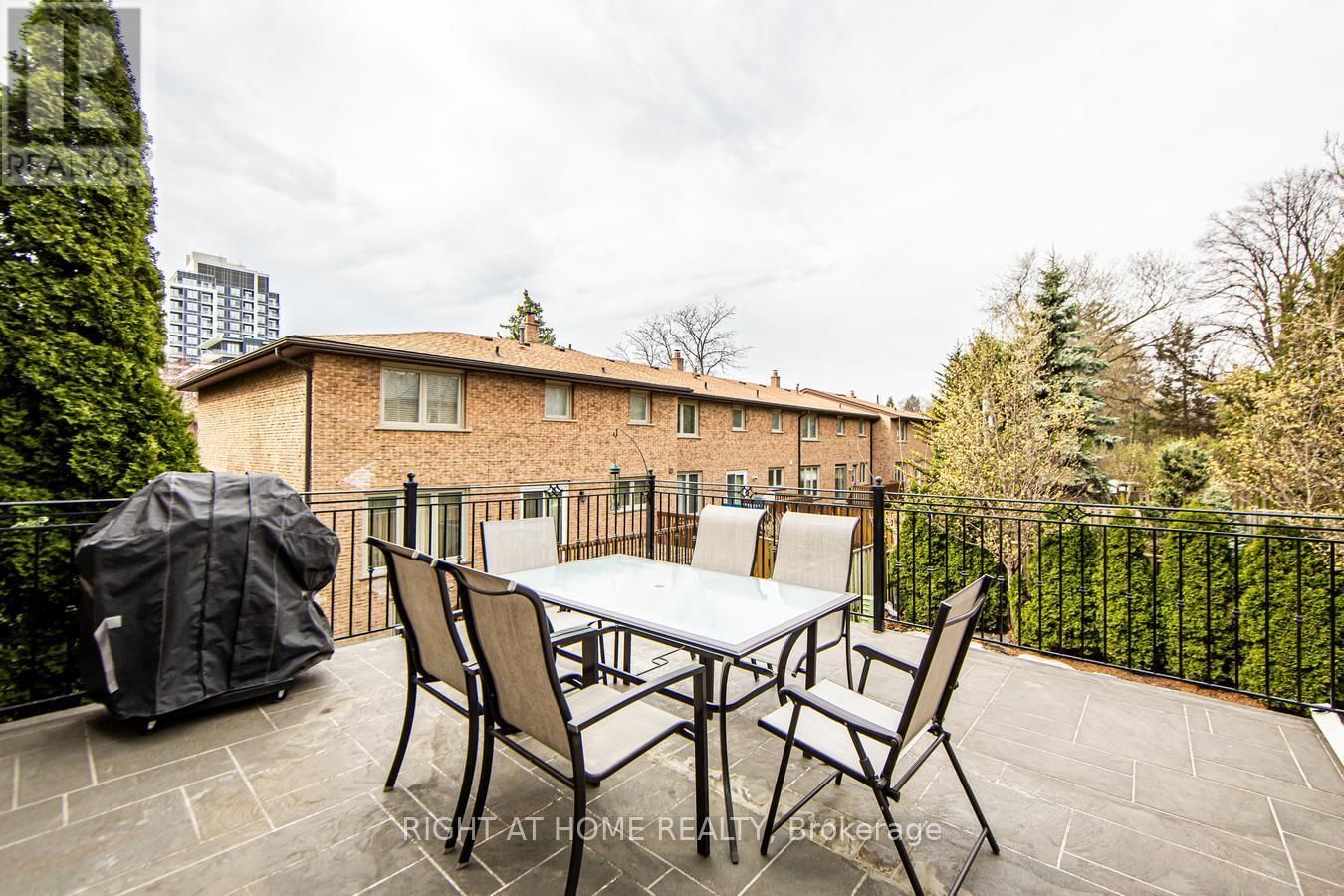 2916 BAYVIEW AVENUE Image 43