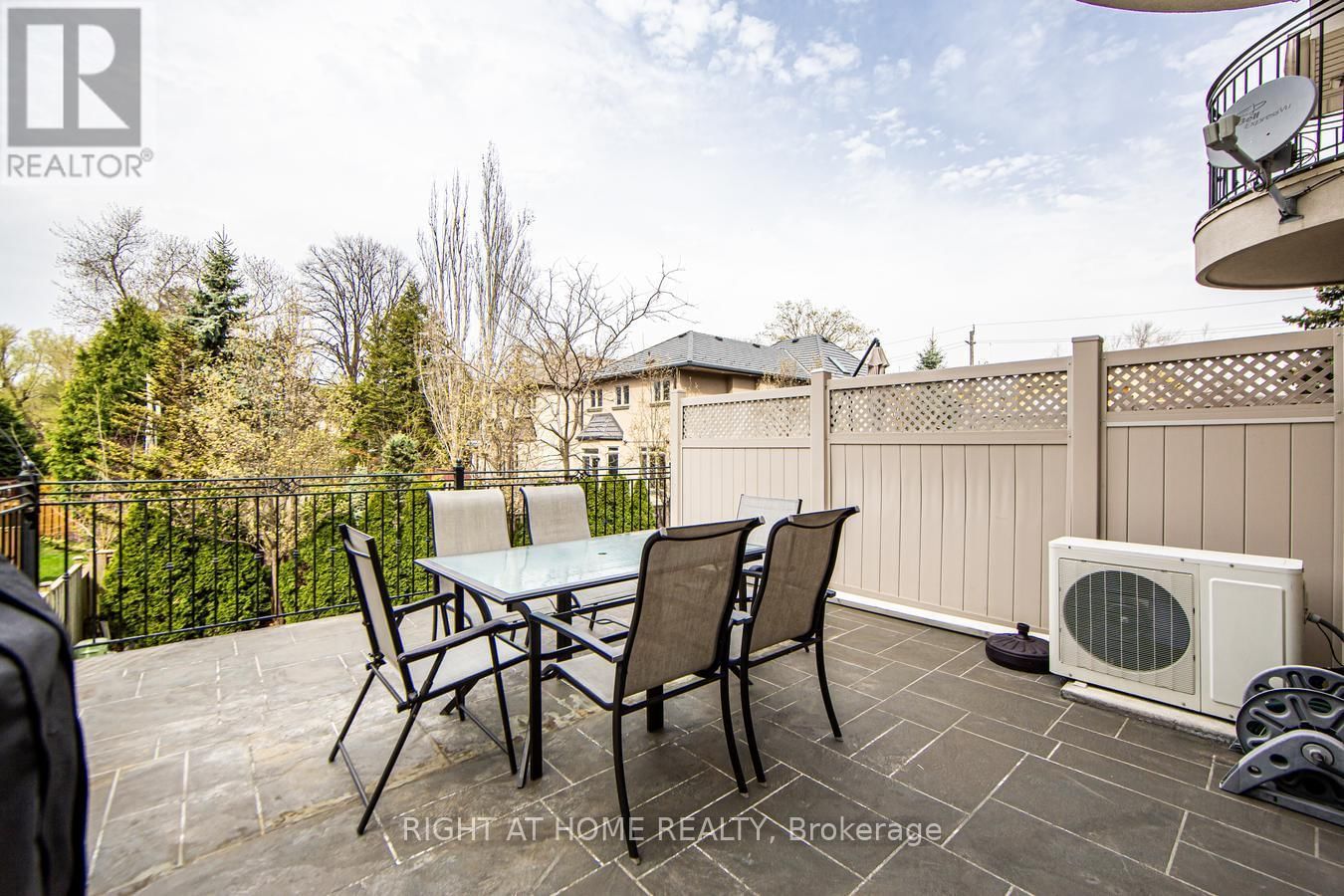 2916 BAYVIEW AVENUE Image 44