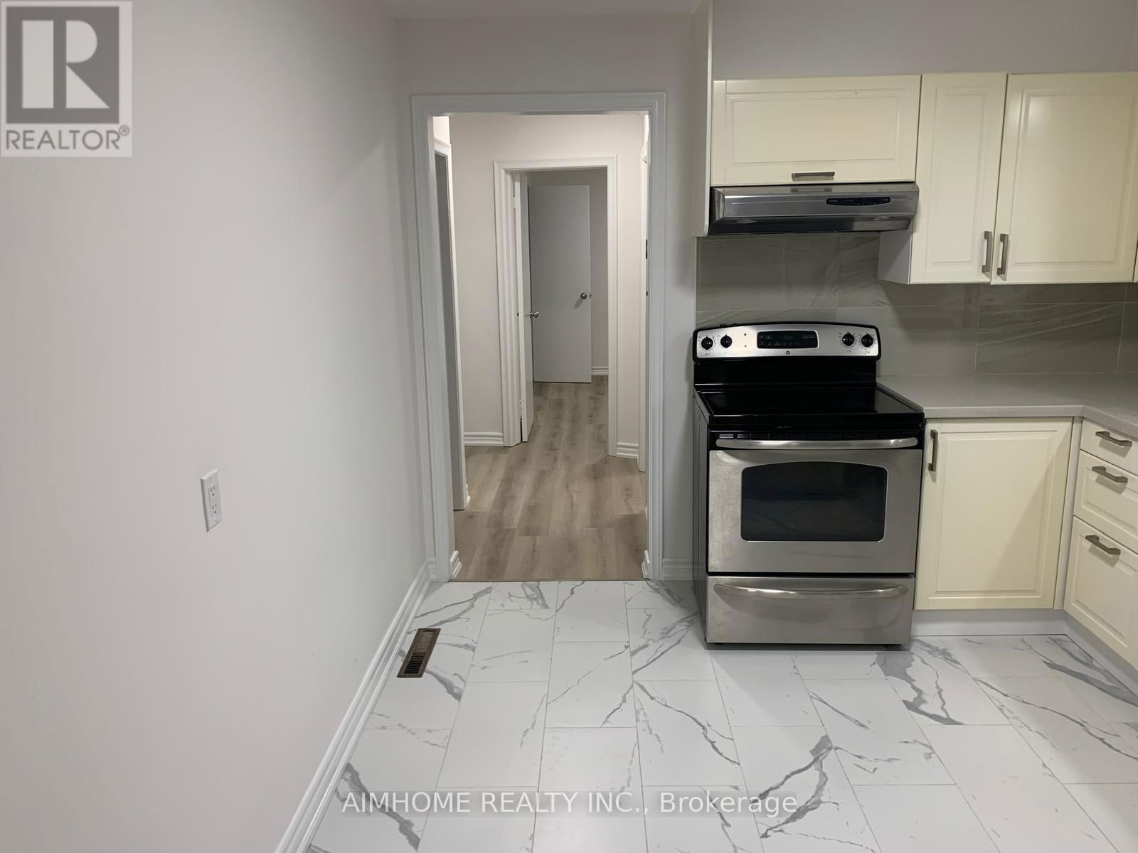 Main - 222 FINCH AVENUE EAST Image 11