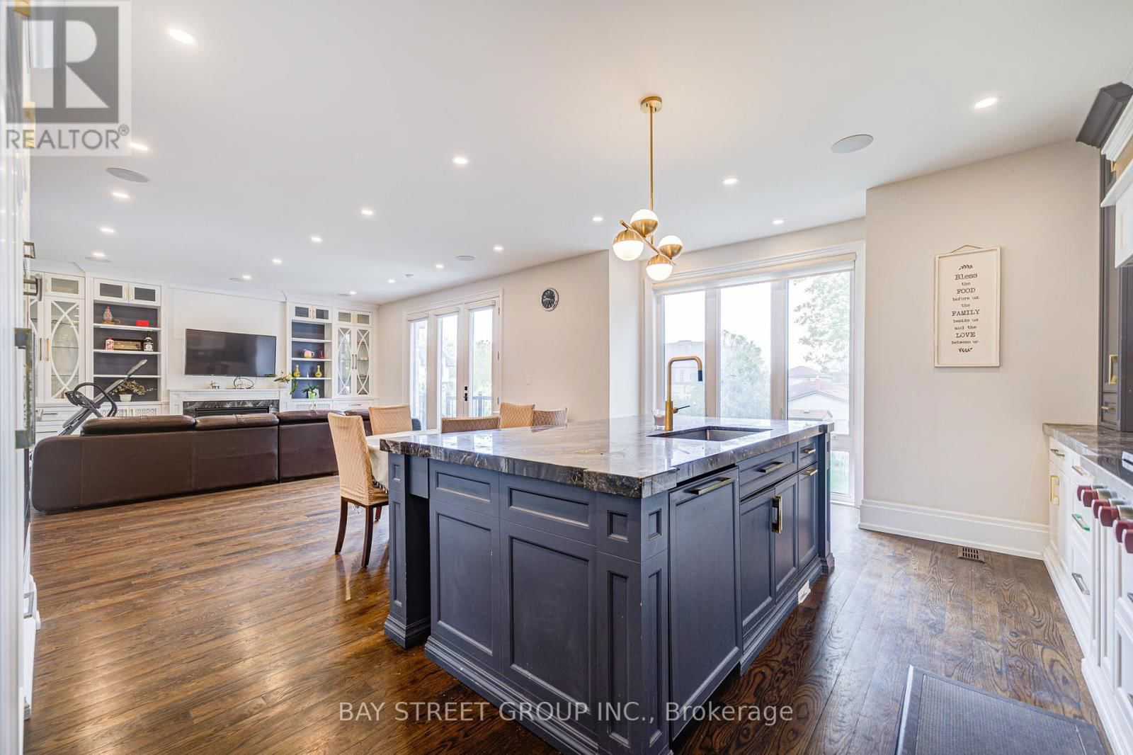 149 ALEXIS BOULEVARD Image 14