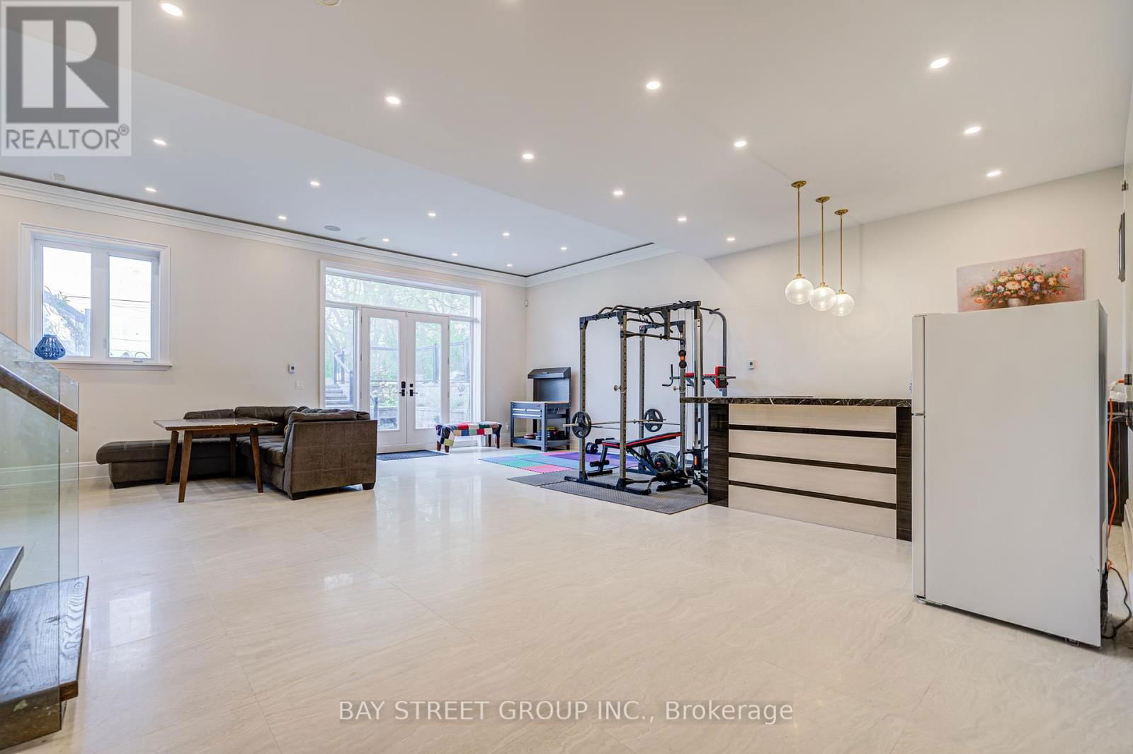 149 ALEXIS BOULEVARD Image 32