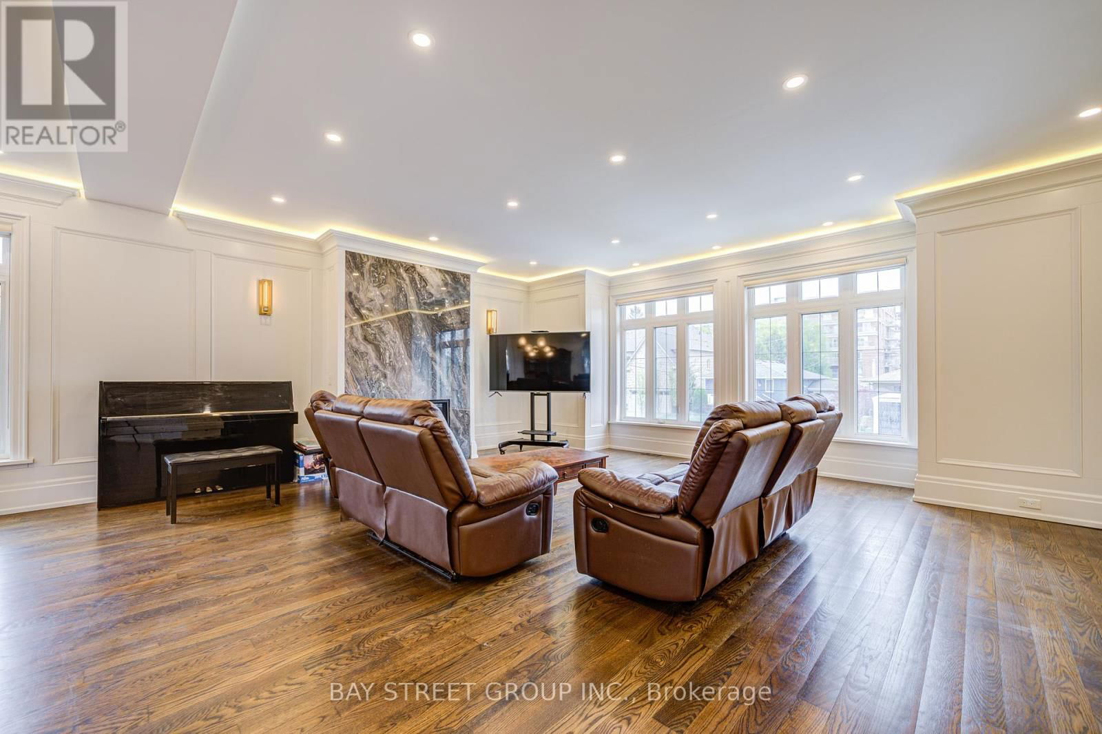 149 ALEXIS BOULEVARD Image 5