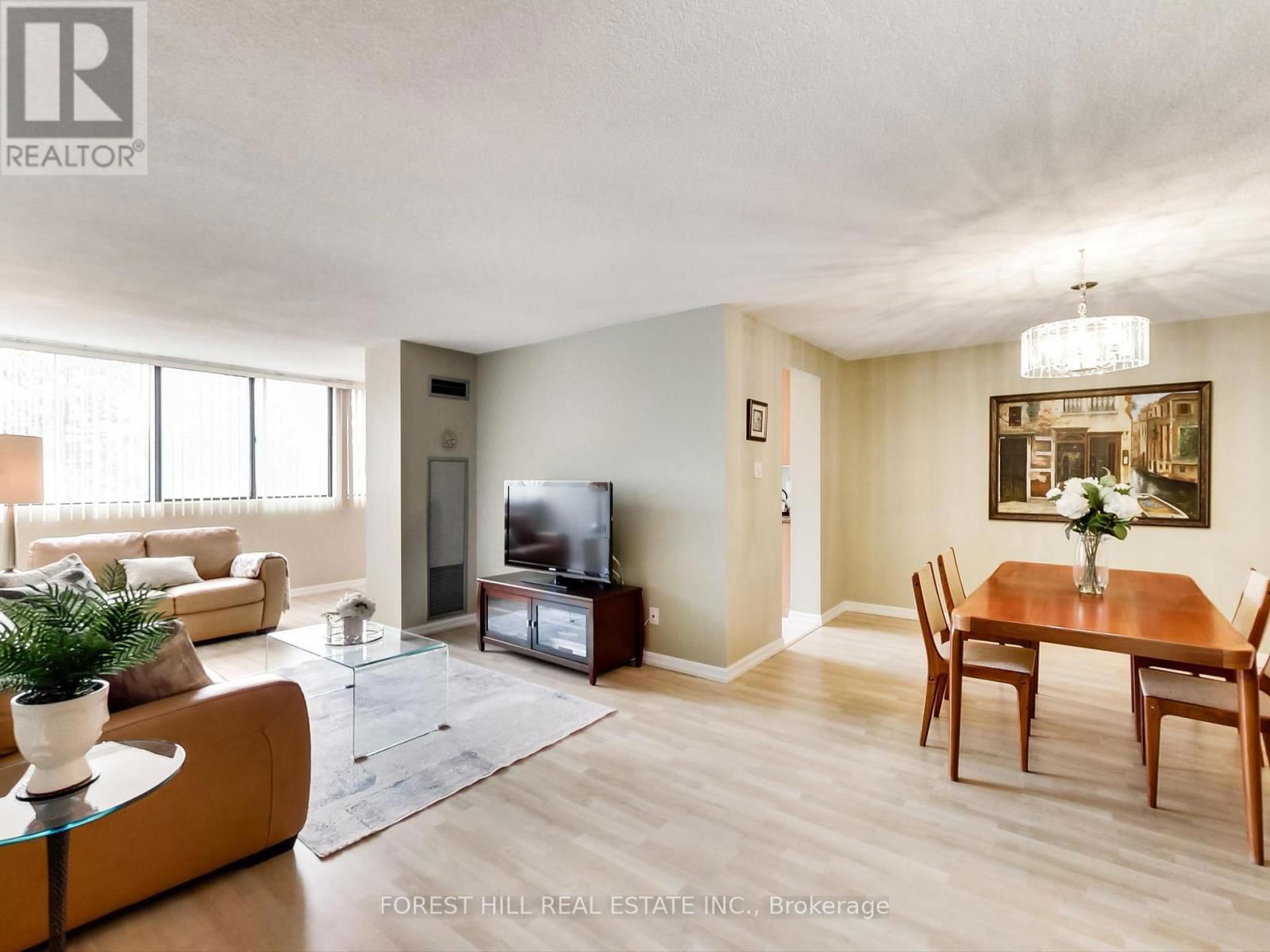 305 - 133 TORRESDALE AVENUE Image 4