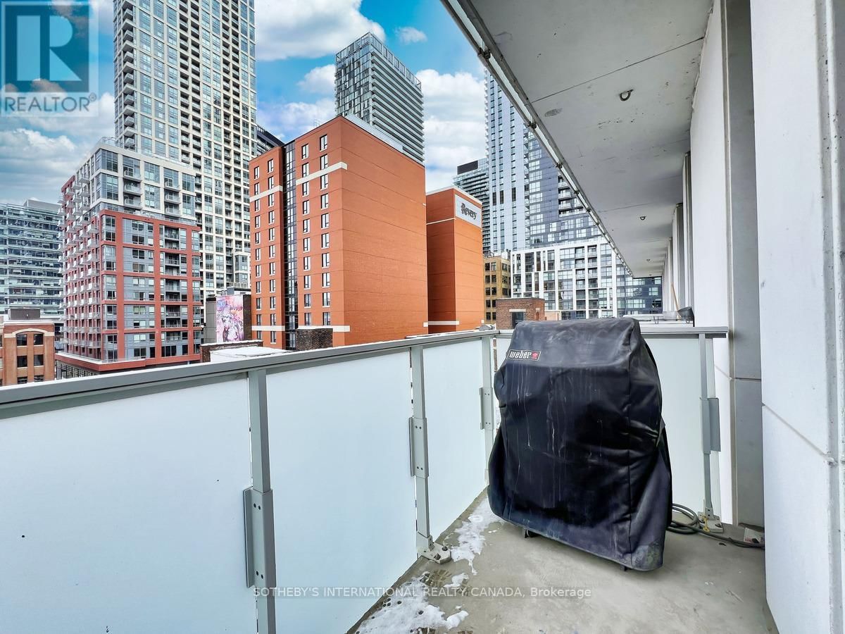 606 - 11 CHARLOTTE STREET Image 13