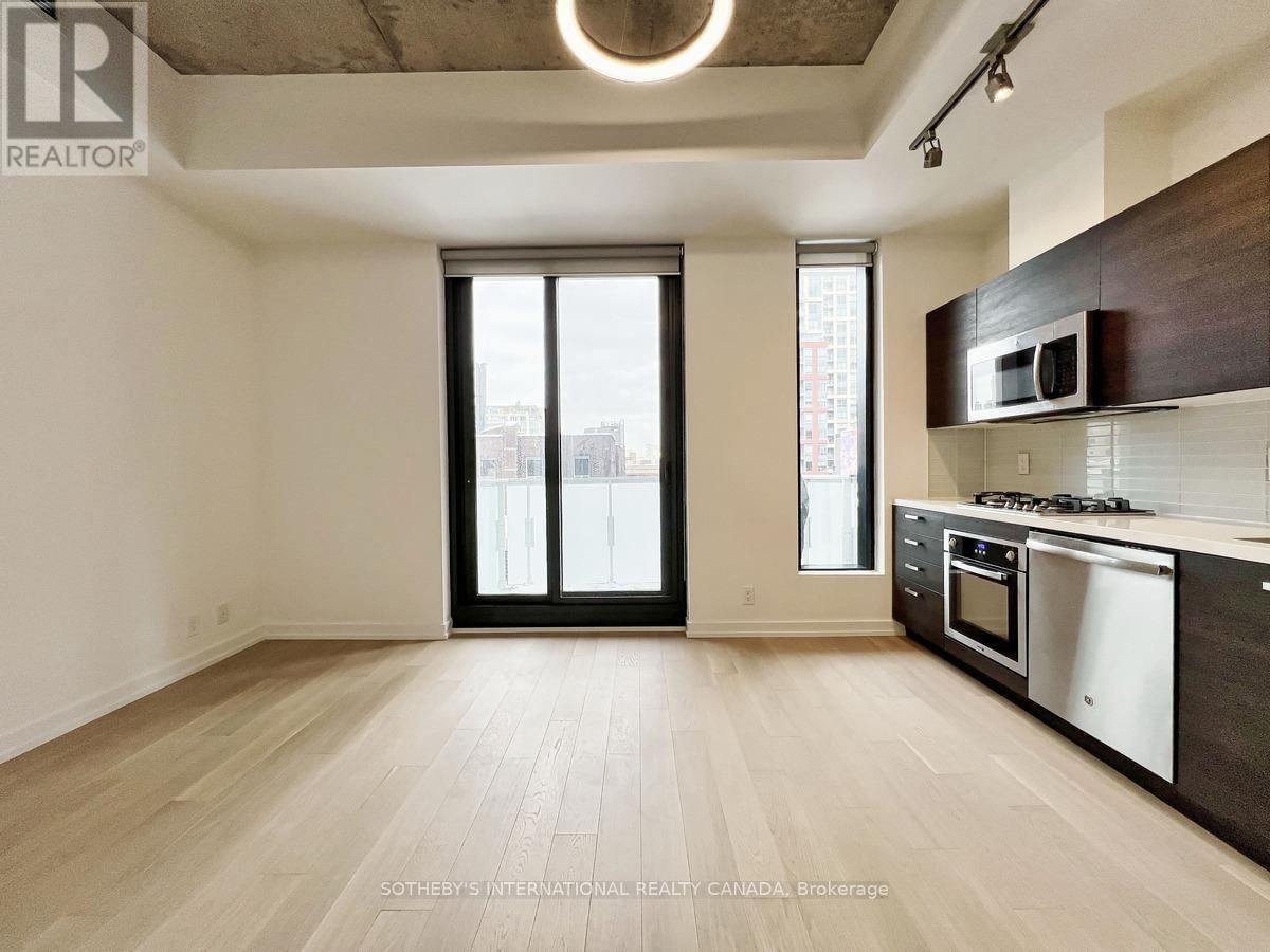 606 - 11 CHARLOTTE STREET Image 2