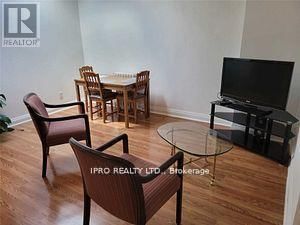 # 2 - 1723 BAYVIEW AVENUE Image 3