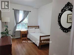 # 2 - 1723 BAYVIEW AVENUE Image 9