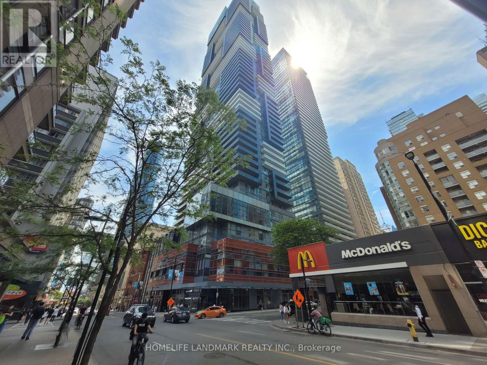 910 - 7 GRENVILLE STREET Image 1