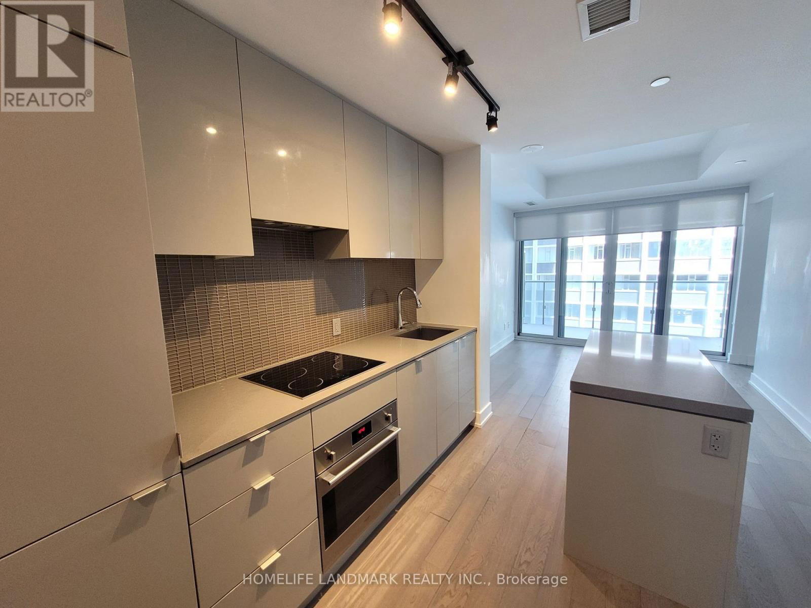910 - 7 GRENVILLE STREET Image 3