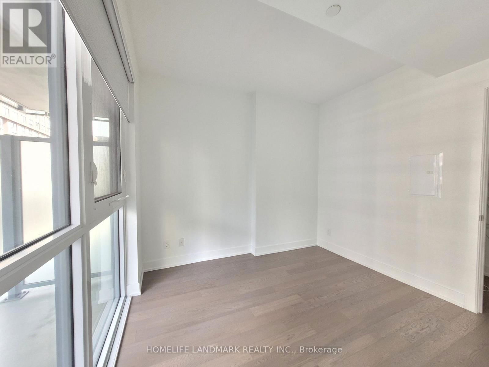 910 - 7 GRENVILLE STREET Image 7