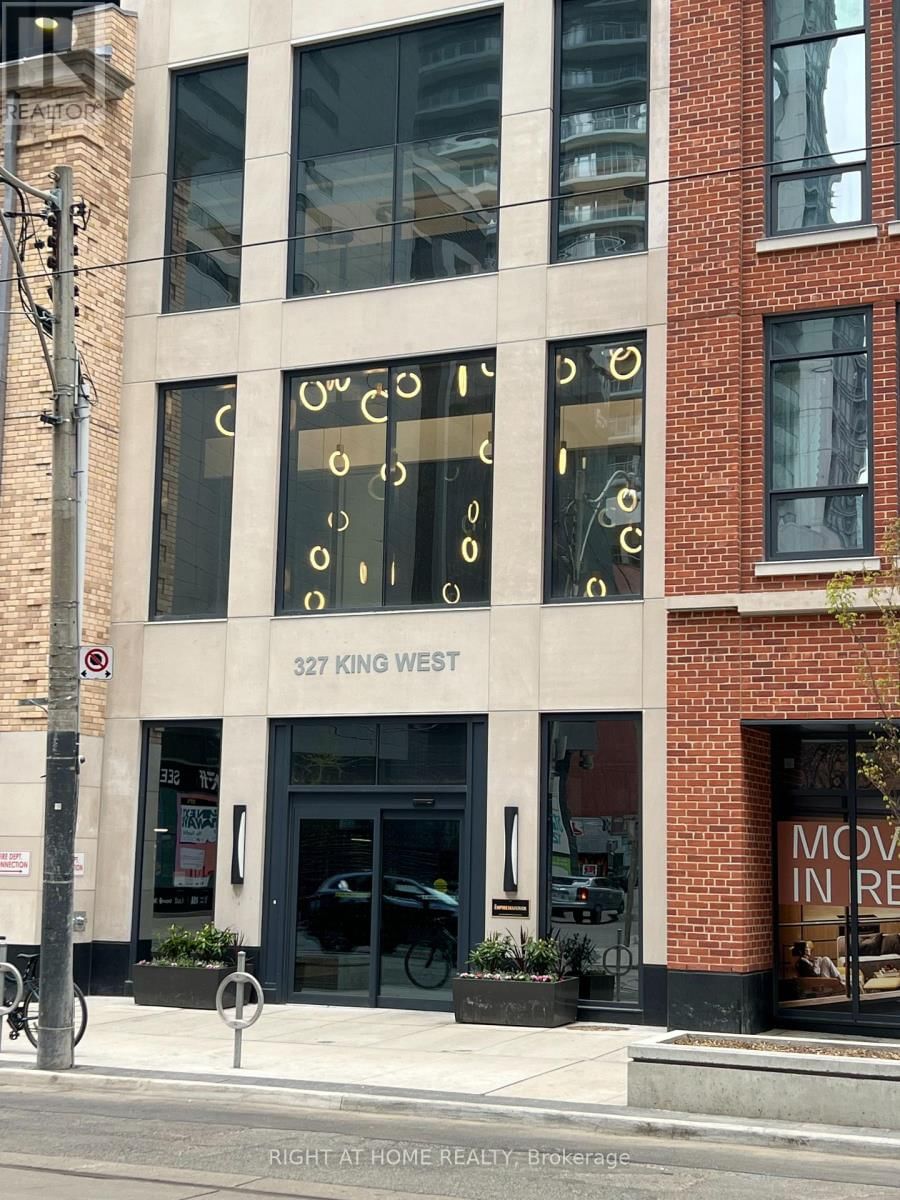 1703 - 327 KING STREET WEST Image 1