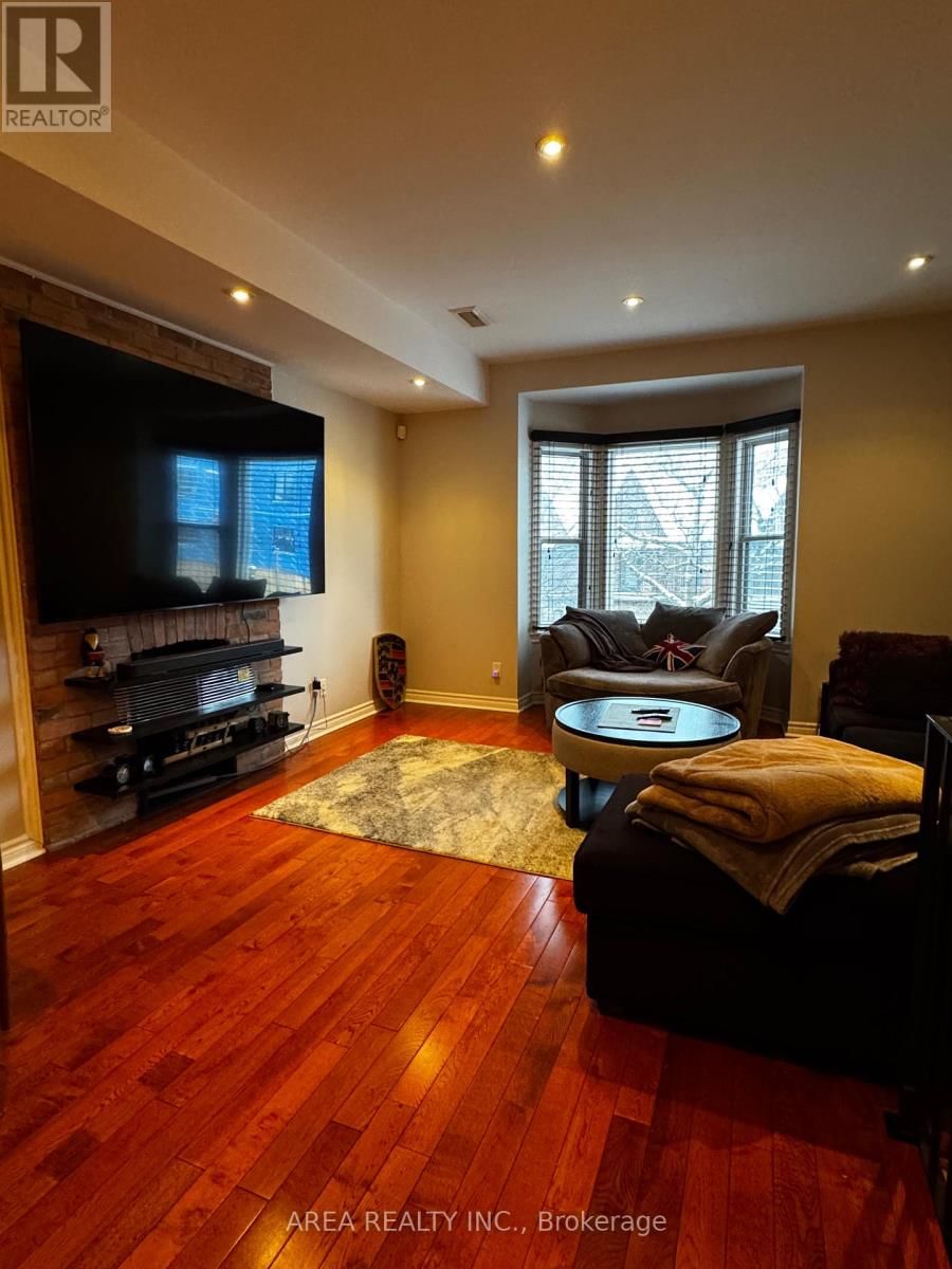 538 PARLIAMENT STREET Image 4