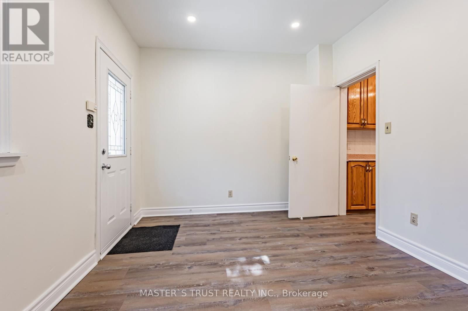 Main Floor - 246 MAJOR STREET Image 17