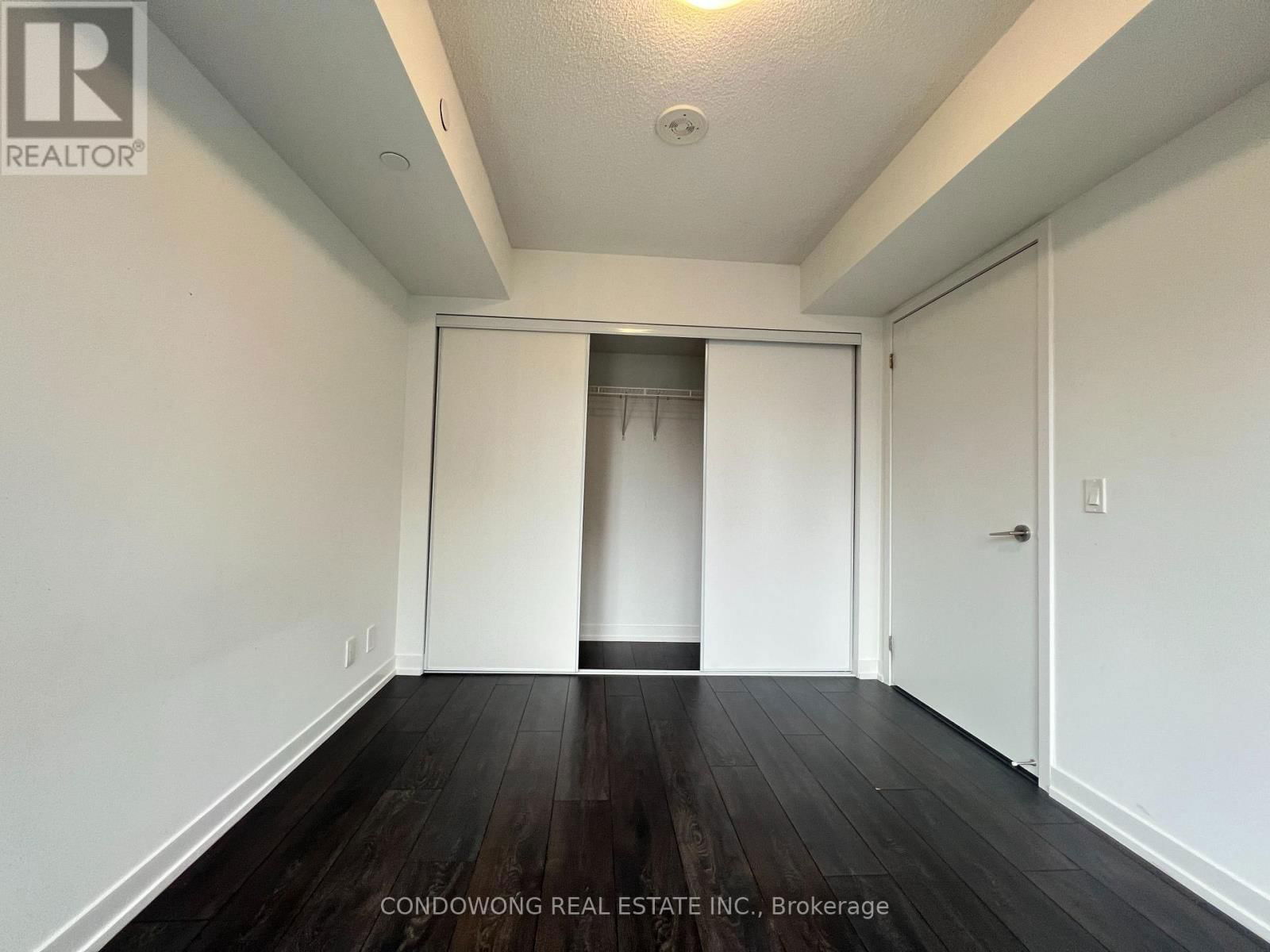 2605 - 60 SHUTER STREET Image 11