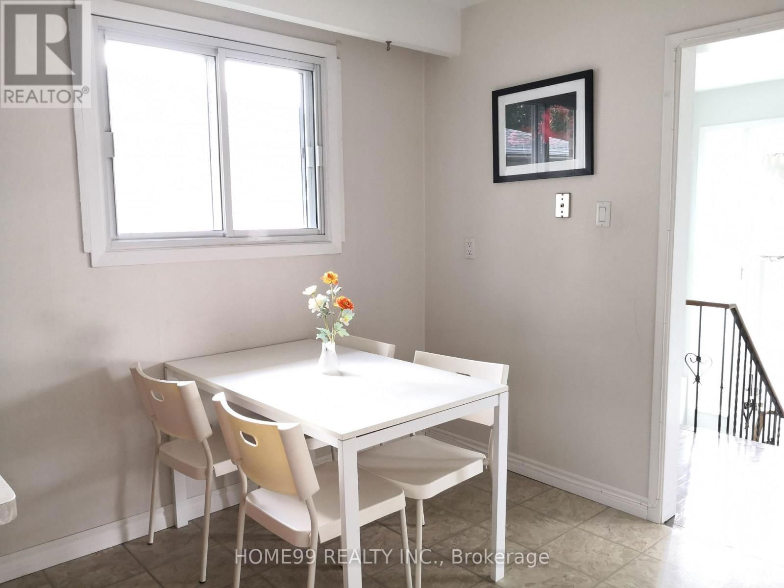 upper - 137 PINEWAY BOULEVARD Image 13