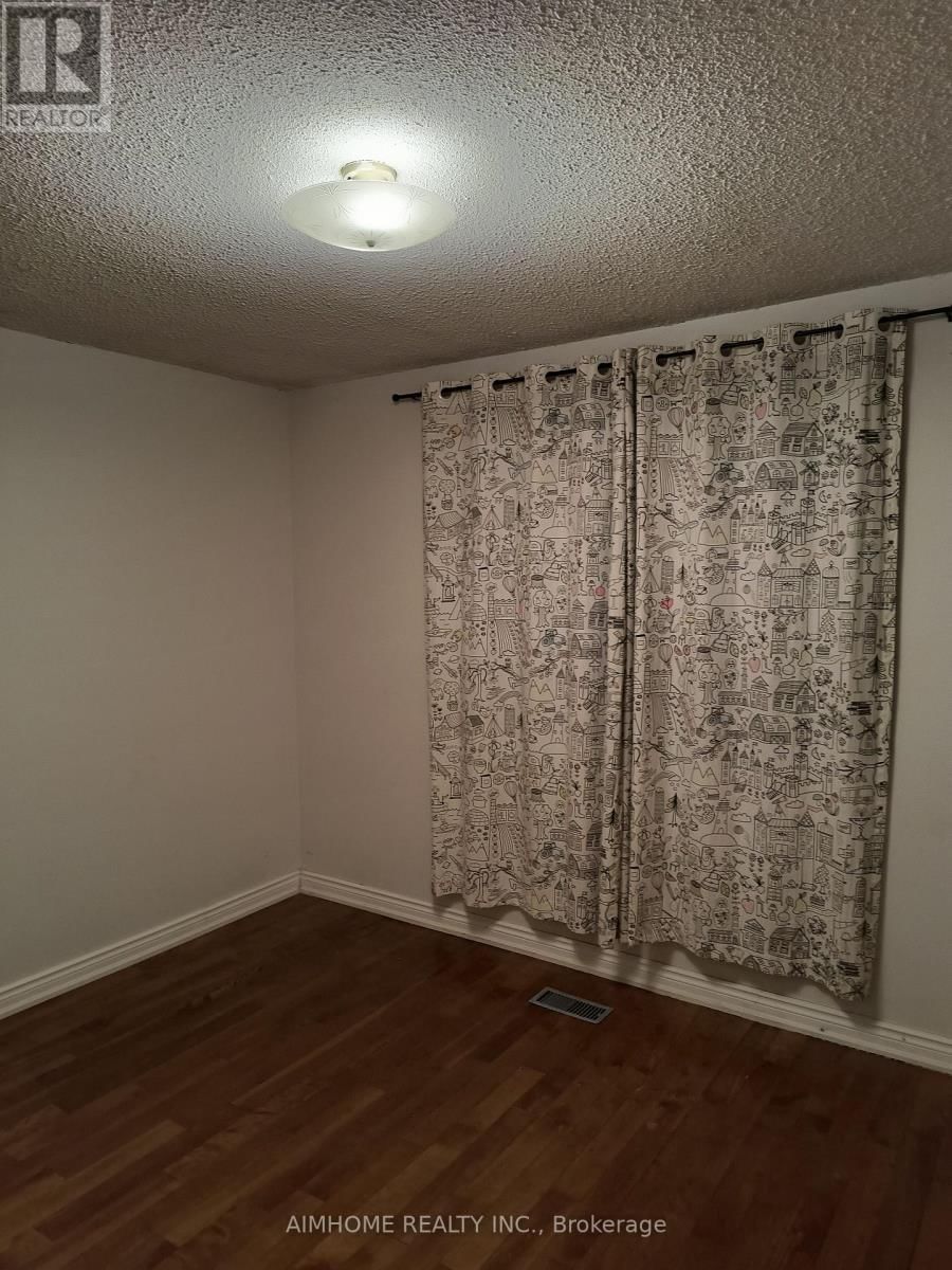 68 MENTOR BOULEVARD Image 10